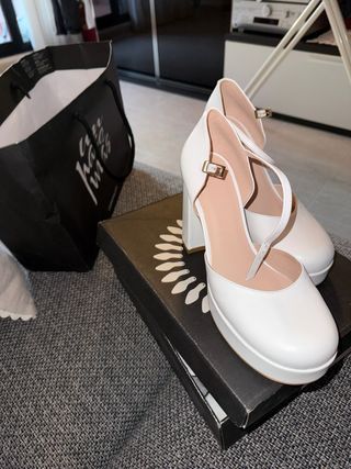 Sandalias de Novia Un Paso Más Blancas Talla 39