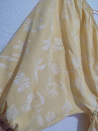 Blusa Zara Amarilla Talla XL