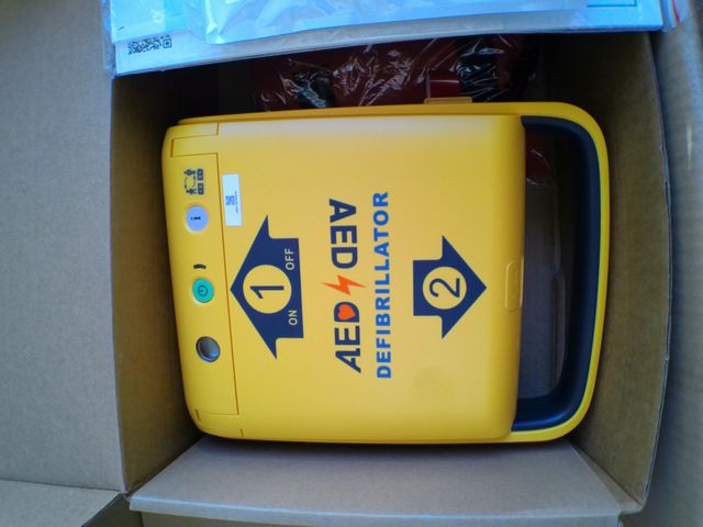 Desfibrilador Externo Automático DEA i5 AMOUL