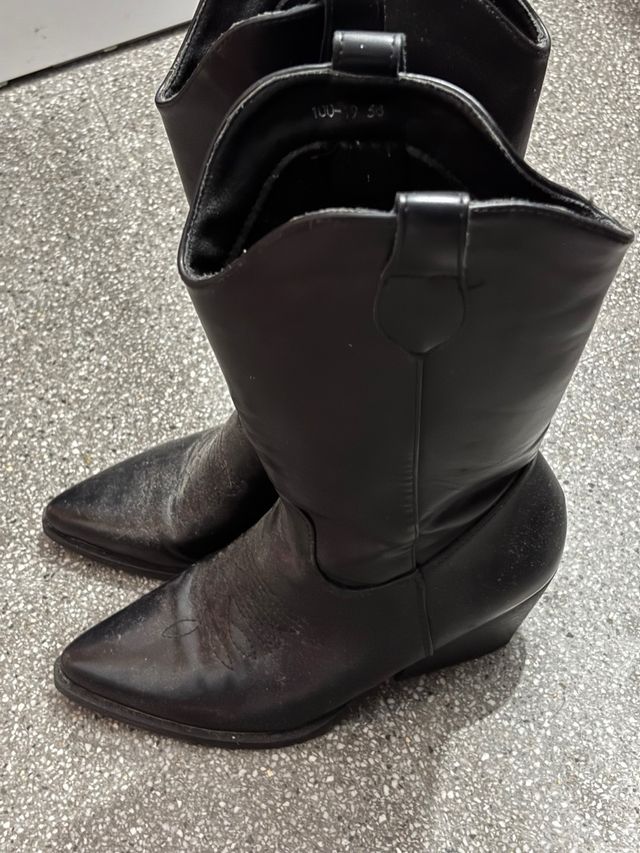 Botas de cuero negras