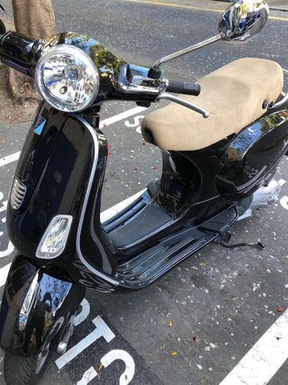 Moto Piaggio Vespa LX 125 3V (2013)