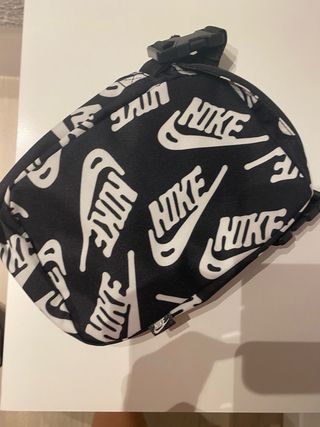 Bandolera Nike Negra con Estampado