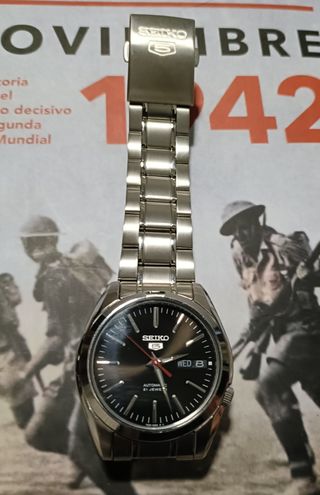 Reloj Seiko 5 Plata y Negro