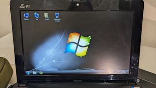 Portátil ASUS Eee PC 1015PEM + Maletín +Cargador