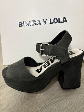 Bimba y Lola Sandalias Tacon Gris Talla 38