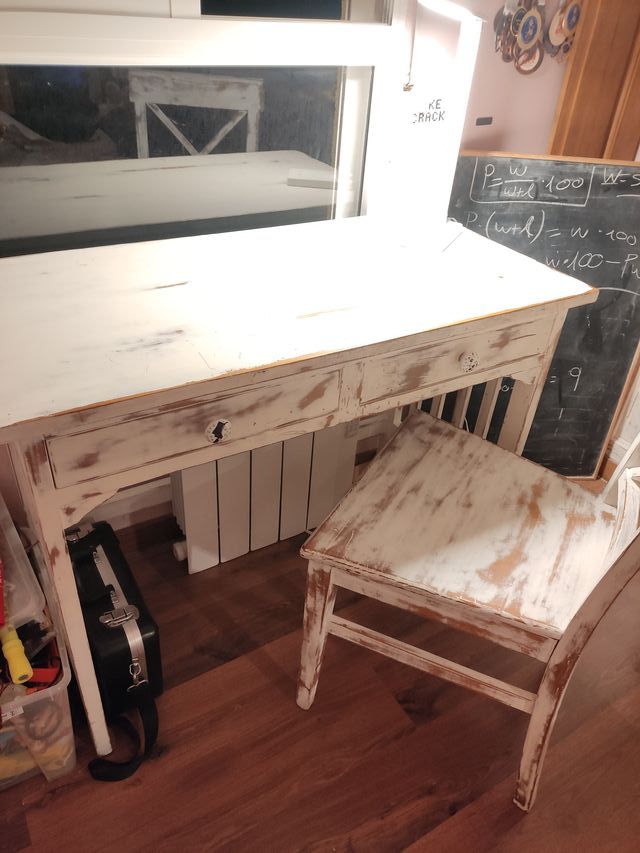 Escritorio de madera blanco