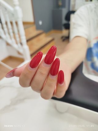 Manicura semipermanente, uñas softgel, rubber base
