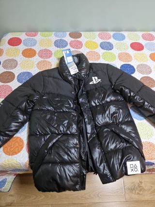 Abrigo PlayStation Negro  Nuevo
TALLA 12-13 AÑOS