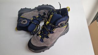 Botas de montaña niño talla 34