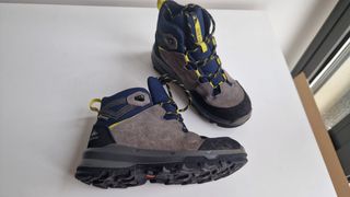 Botas de montaña niño talla 34