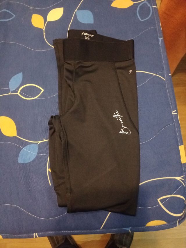 Malla deportiva negra talla XS