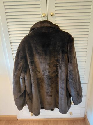 Chaquetón de pelo marrón