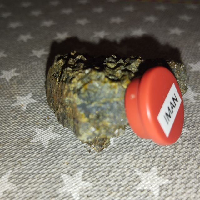 Granati su magnetite