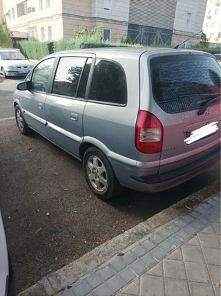 Opel Zafira 2.2DTI 
