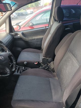 Opel Zafira 2.2DTI 