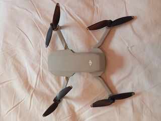 Dron DJI Mavic Mini con accesorios