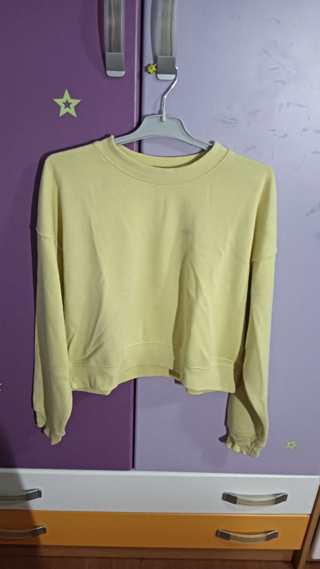 Sudadera amarilla