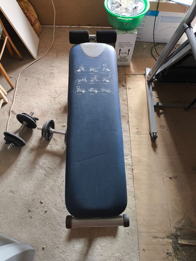 Banco de Abdominales y Ejercicios