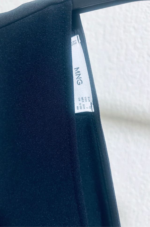 Vestido midi bicolor con falda plisada de Mango