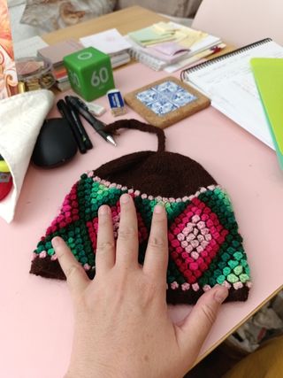 Gorro de lana peruana tejido