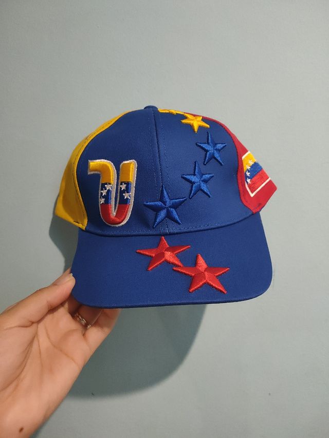 Gorra Venezuela con estrellas y logo