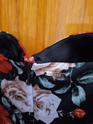 Vestido Guess floral negro