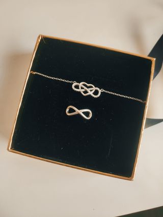 Conjunto Colgante y Anillo Infinito