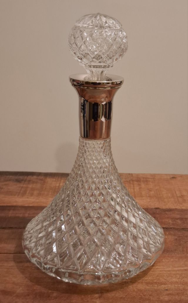 Licorera de cristal y alpaca, 3 vasitos y cenicero