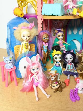 Lote Casa, heladeria y Muñecas Enchantimals