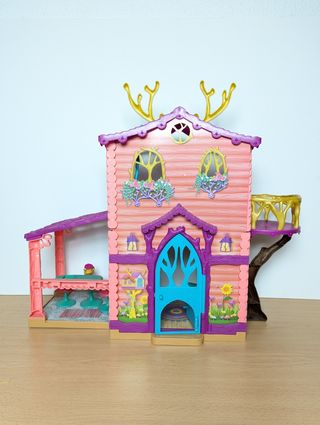 Lote Casa, heladeria y Muñecas Enchantimals