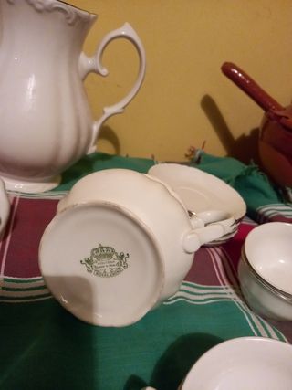 Juego de café de porcelana fina blanca plateada