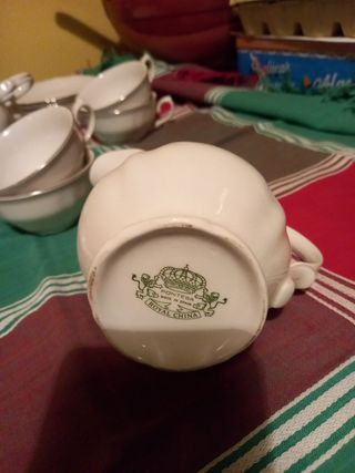 Juego de café de porcelana fina blanca plateada