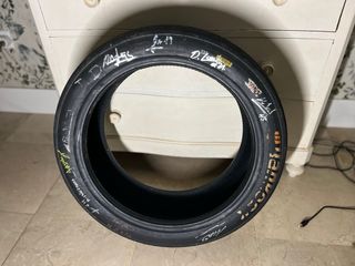 Neumatico usado por un gt3 y formado por pilotos