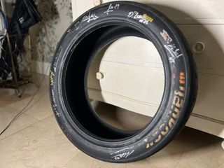 Neumatico usado por un gt3 y formado por pilotos