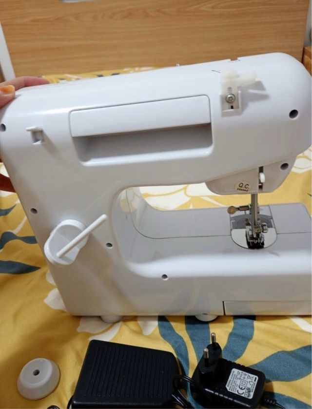 Máquina de coser Bluesky BSEW2016