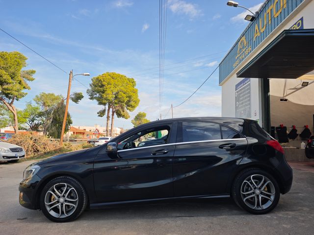 Mercedes-Benz Clase A 200d Sport Urban 136cv