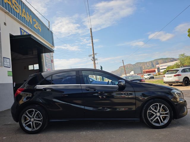 Mercedes-Benz Clase A 200d Sport Urban 136cv