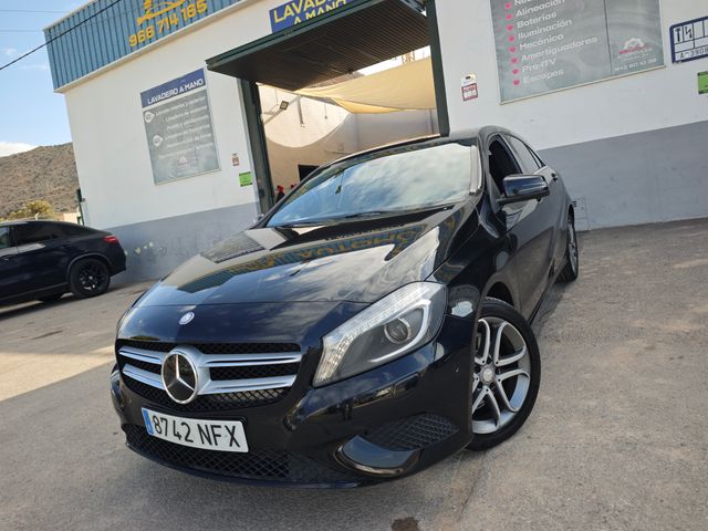 Mercedes-Benz Clase A 200d Sport Urban 136cv