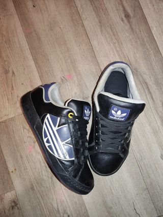 Zapatillas Adidas Negras y Azules