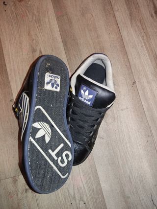 Zapatillas Adidas Negras y Azules