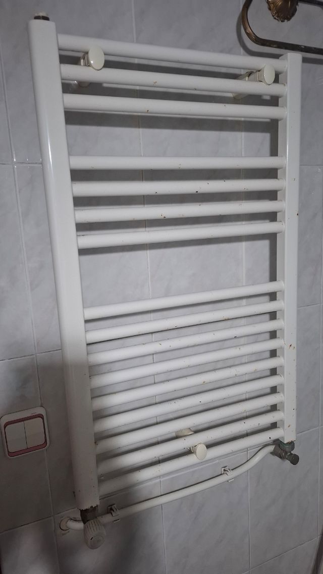 Radiador de baño blanco