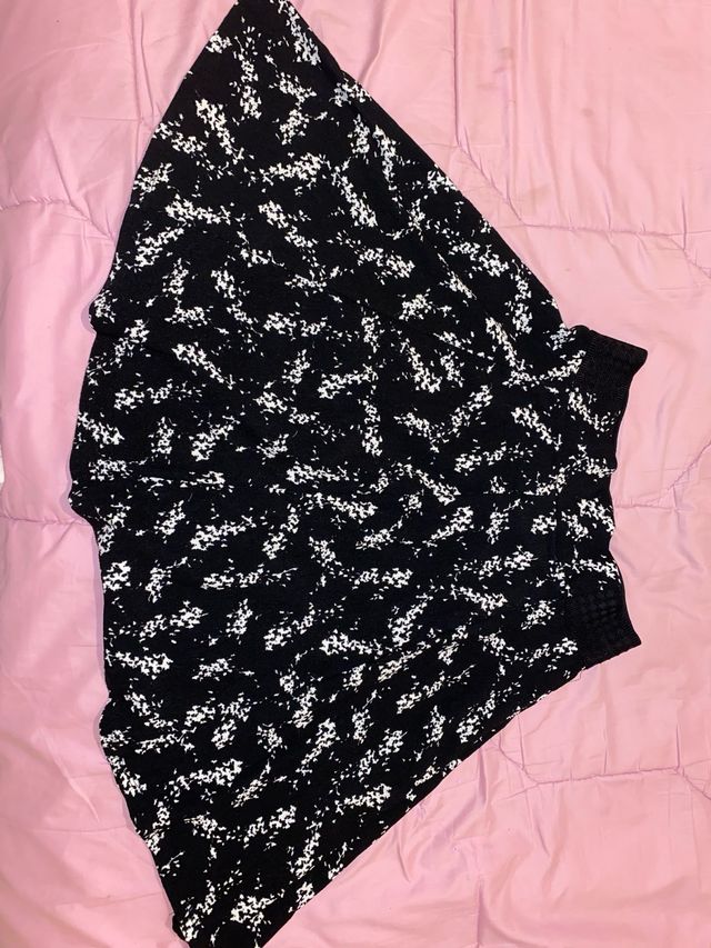 Falda con volantes y cintura elástica