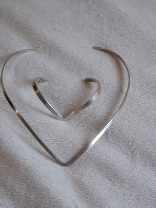 Collar y brazalete de plata de ley 925.