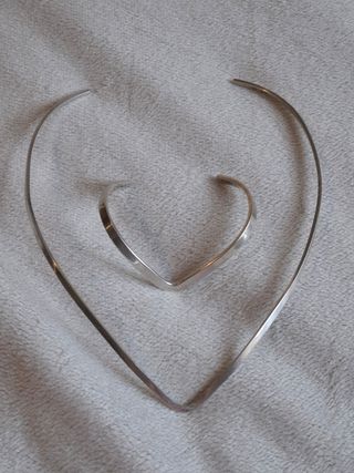 Collar y brazalete de plata de ley 925.