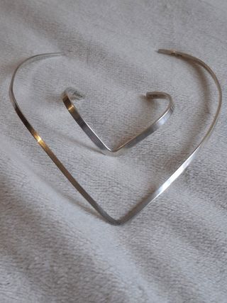 Collar y brazalete de plata de ley 925.