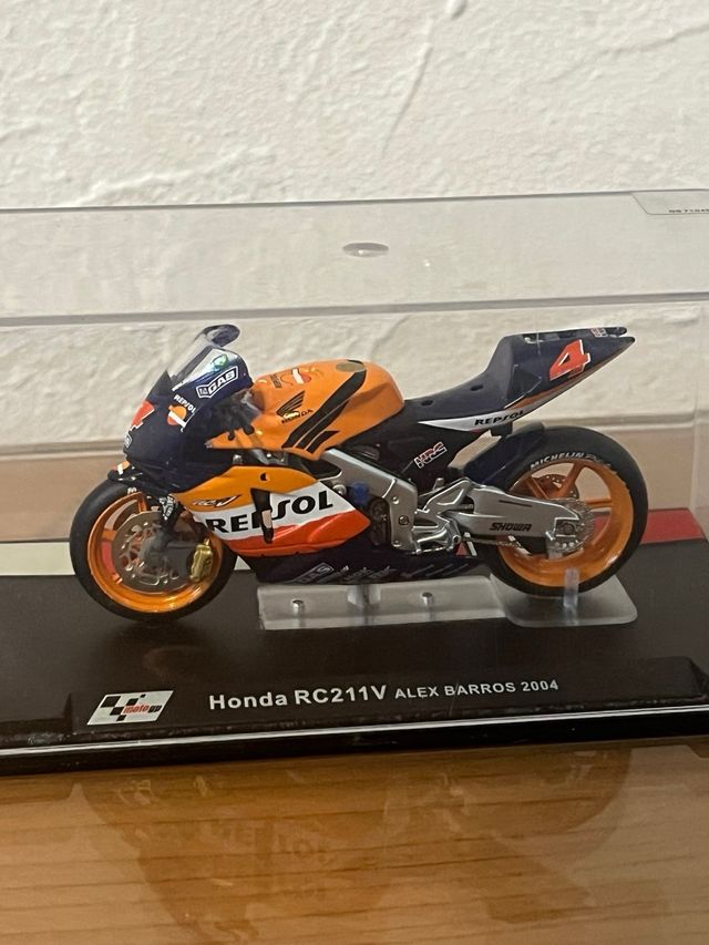 Regalo moto extra – Honda RC211V Álex Barros