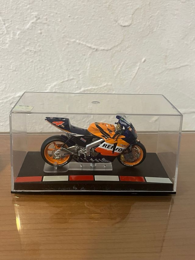 Regalo moto extra – Honda RC211V Álex Barros