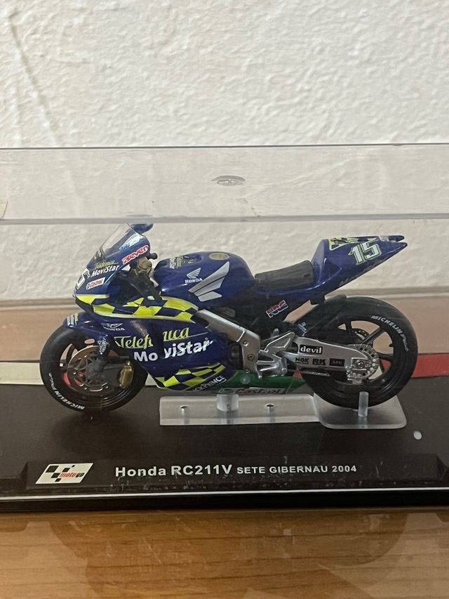 Regalo moto extra – Honda RC211V Álex Barros
