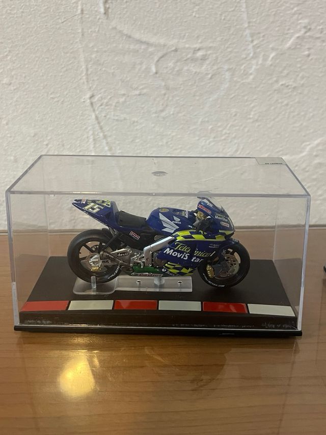 Regalo moto extra – Honda RC211V Álex Barros