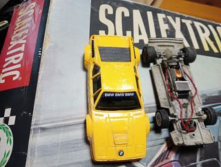 Scalextric BMW M1 Amarillo